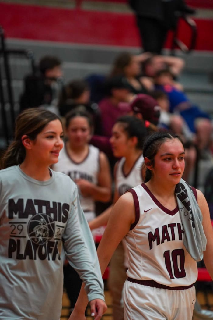 mathis-london-girls-basketball-playoffs00113